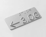 Taktiles Handlaufschild flach Aluminium silber, Braille- und Profilschrift, Detail