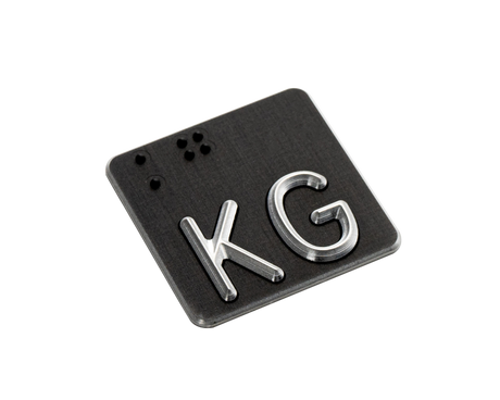 Taktiles Handlaufschild flach Aluminium schwarz eloxiert mit silberner Schrift, freigestellt
